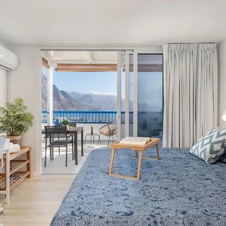 Apartment White&blue Rooftop Agaete (Gran Canaria)