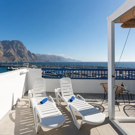 White&blue Rooftop * Agaete (Gran Canaria)